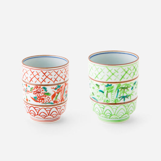 Kumiyugai Nakaobi Akaaoe tea cup set with red and green designs featuring lattice, floral, bamboo, and wave patterns